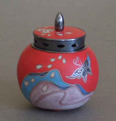 香炉・海を渡る蝶